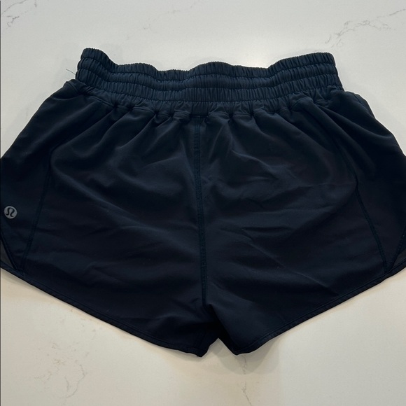 Lululemon Hotty Hot Black High Rise 2.5” Shorts - Picture 4 of 5